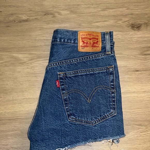 Levi Jean Shorts - Picture 2 of 4